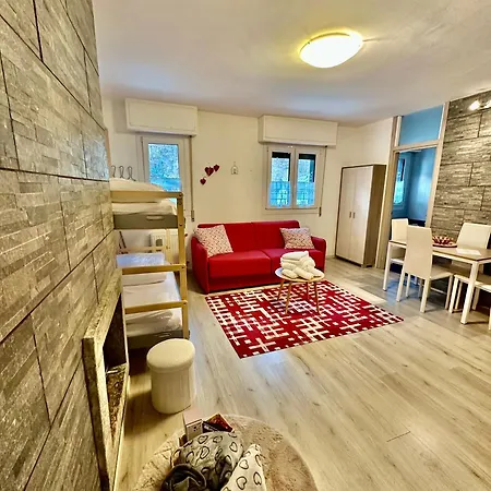 شقة Fiocco Di Neve Deluxe Monolocale Centro أبريكا